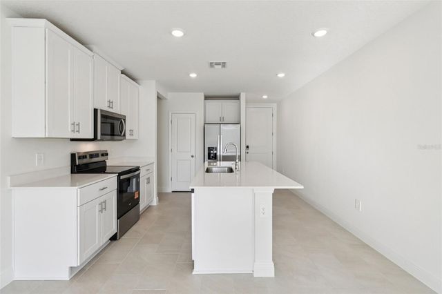 875 SUNSHOWER DRIVE, Lady Lake, FL 32159