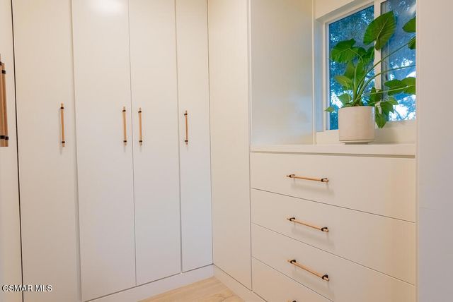 160 Lower Lake Road, Westlake Village, CA 91361