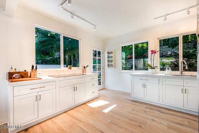 160 Lower Lake Road, Westlake Village, CA 91361