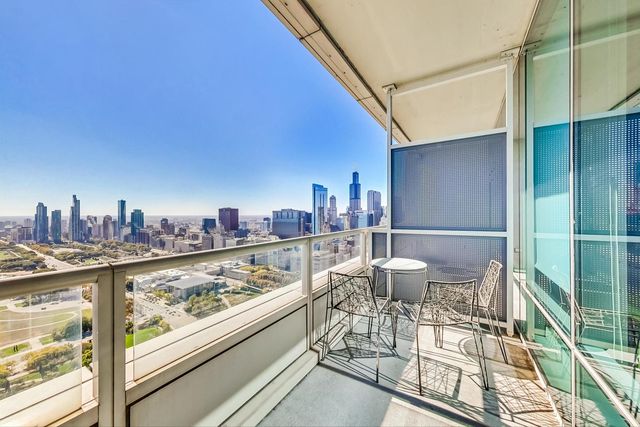 340 E Randolph Street 4901, Chicago, IL 60601