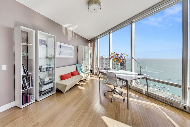 340 E Randolph Street 4901, Chicago, IL 60601