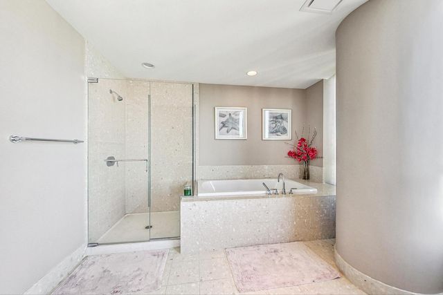340 E Randolph Street 4901, Chicago, IL 60601