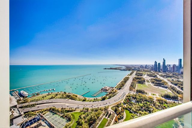 340 E Randolph Street 4901, Chicago, IL 60601