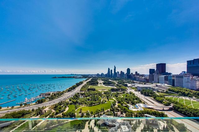 340 E Randolph Street 4901, Chicago, IL 60601