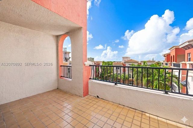1033 NE 17th Way 1202, Fort Lauderdale, FL 33304