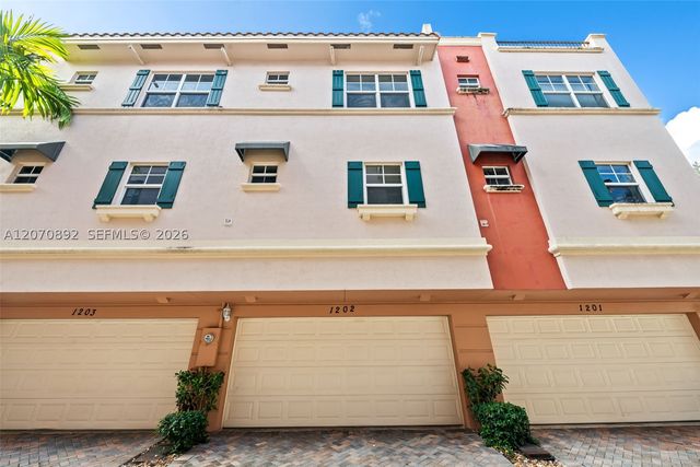 1033 NE 17th Way 1202, Fort Lauderdale, FL 33304