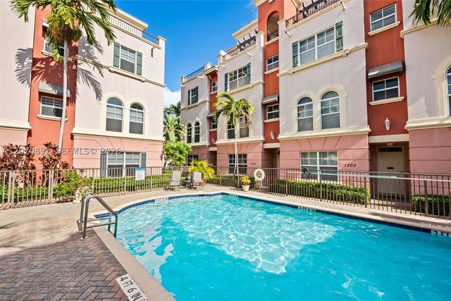 1033 NE 17th Way 1202, Fort Lauderdale, FL 33304