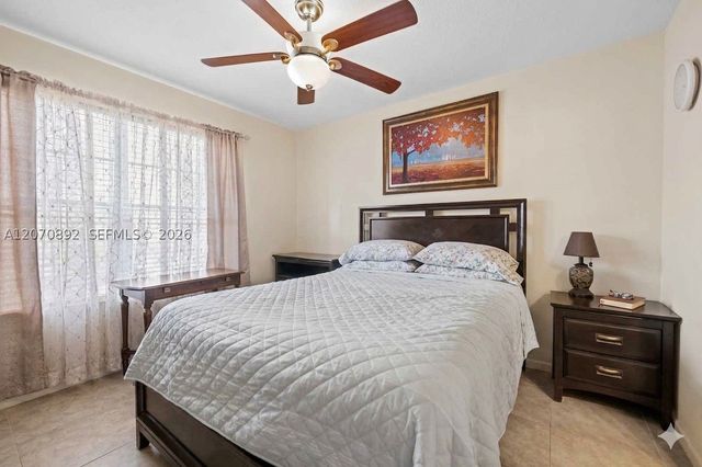 1033 NE 17th Way 1202, Fort Lauderdale, FL 33304