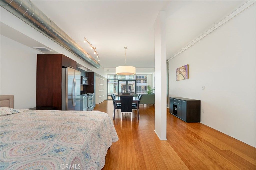 Image 12 of property listing at 1111 S Grand Avenue 1102, Los Angeles, CA 90015