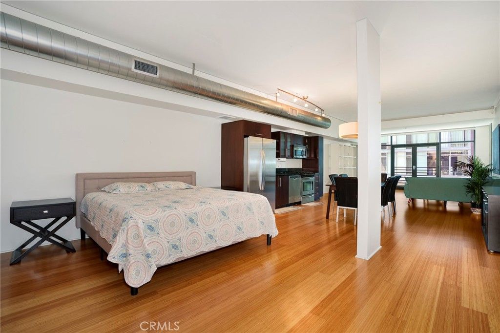 Image 13 of property listing at 1111 S Grand Avenue 1102, Los Angeles, CA 90015