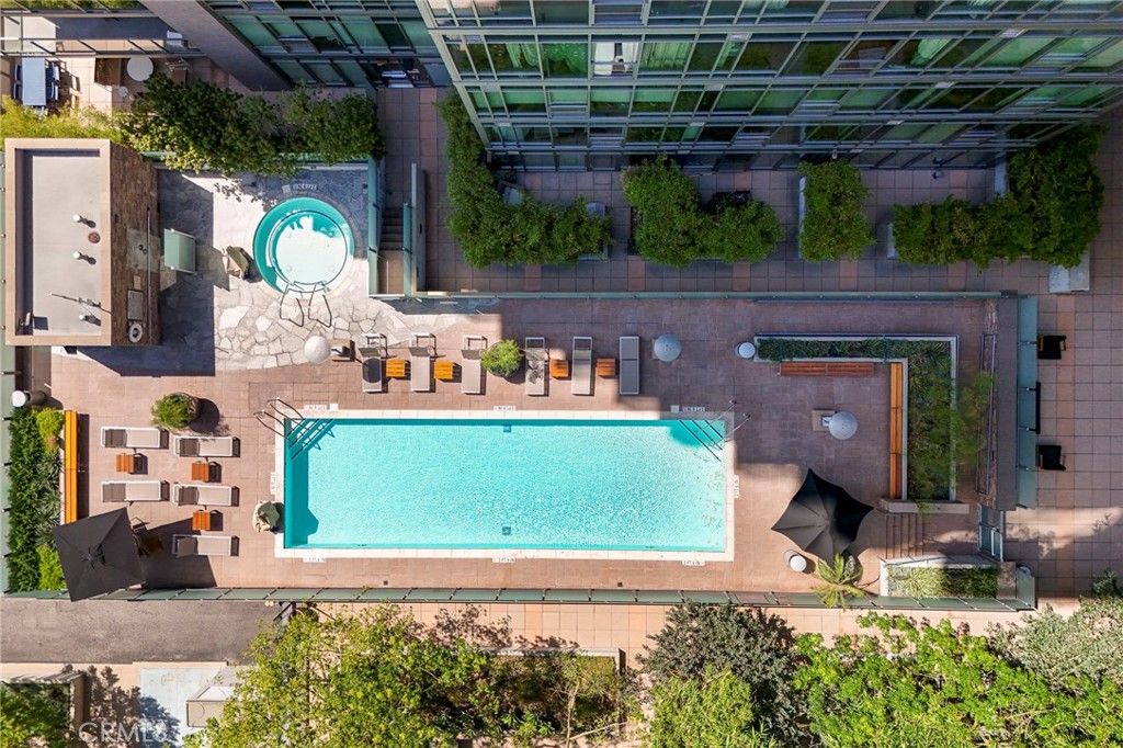 Image 25 of property listing at 1111 S Grand Avenue 1102, Los Angeles, CA 90015