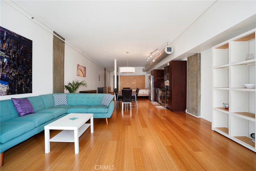 Image 6 of property listing at 1111 S Grand Avenue 1102, Los Angeles, CA 90015