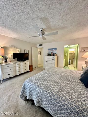 555 Park Shore DR B212, Naples, FL 34103