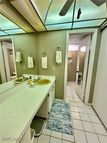 555 Park Shore DR B212, Naples, FL 34103