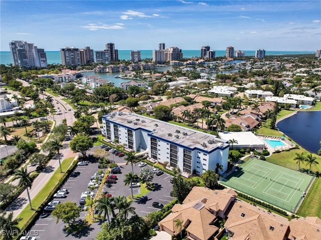 555 Park Shore DR B212, Naples, FL 34103