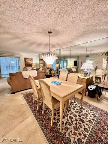 555 Park Shore DR B212, Naples, FL 34103