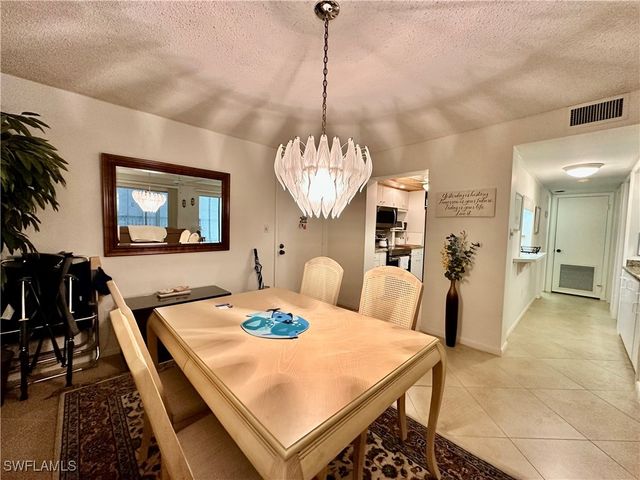 555 Park Shore DR B212, Naples, FL 34103