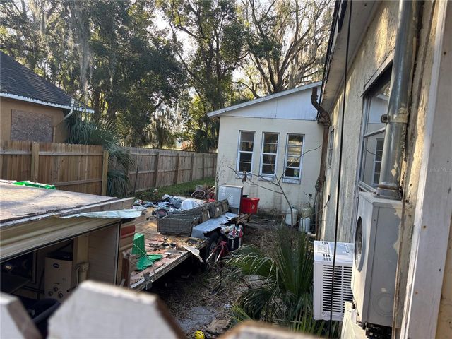 2118 BATES AVENUE, Eustis, FL 32726