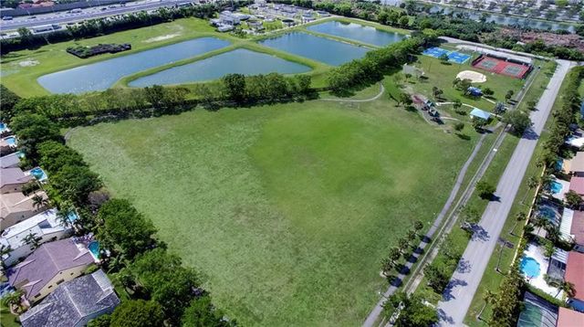 15900 Sedgewyck Cir S, Davie, FL 33331