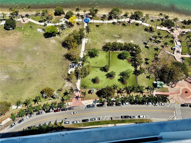 1800 N Bayshore Dr 4209, Miami, FL 33132