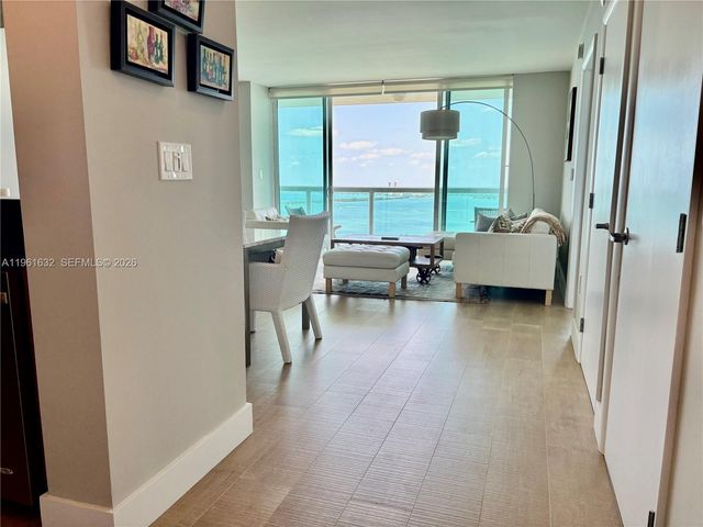 1800 N Bayshore Dr 4209, Miami, FL 33132