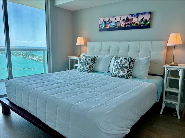 1800 N Bayshore Dr 4209, Miami, FL 33132