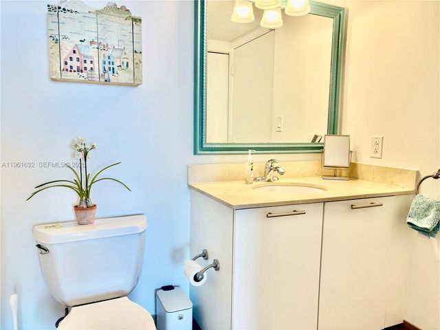 1800 N Bayshore Dr 4209, Miami, FL 33132