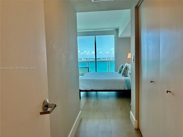 1800 N Bayshore Dr 4209, Miami, FL 33132