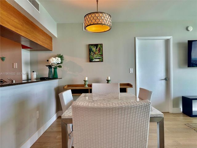 1800 N Bayshore Dr 4209, Miami, FL 33132