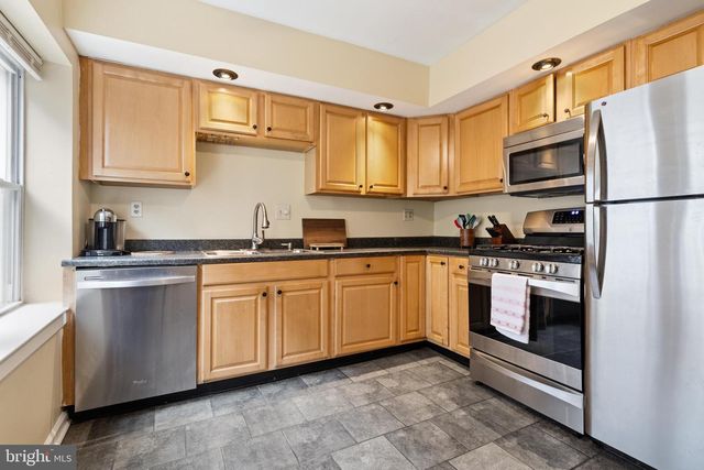435 SHURS LN, Philadelphia, PA 19128