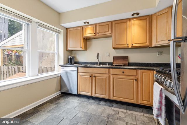 435 SHURS LN, Philadelphia, PA 19128
