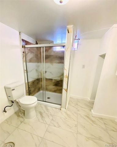 734 Highland Street, Wyandotte, MI 48192