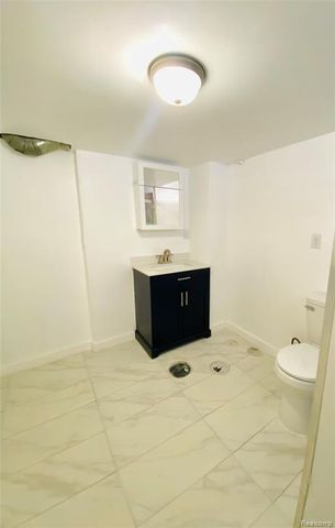 734 Highland Street, Wyandotte, MI 48192