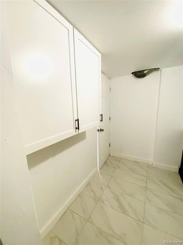 734 Highland Street, Wyandotte, MI 48192