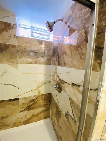 734 Highland Street, Wyandotte, MI 48192