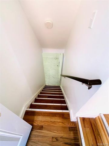 734 Highland Street, Wyandotte, MI 48192