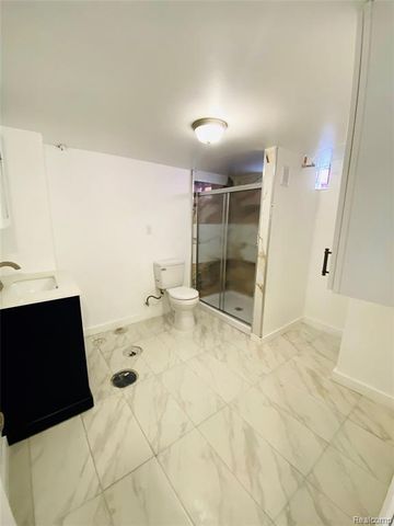 734 Highland Street, Wyandotte, MI 48192