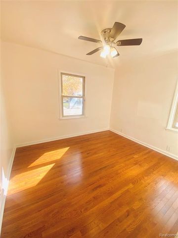 734 Highland Street, Wyandotte, MI 48192