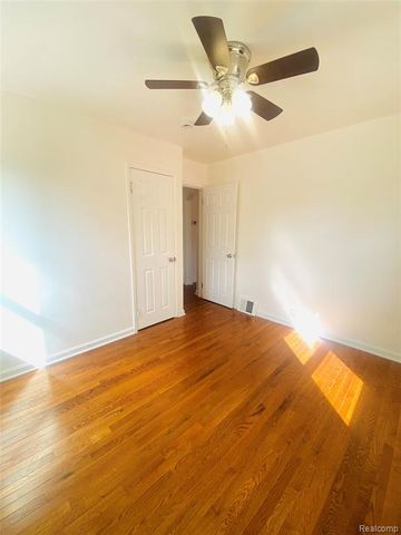 734 Highland Street, Wyandotte, MI 48192