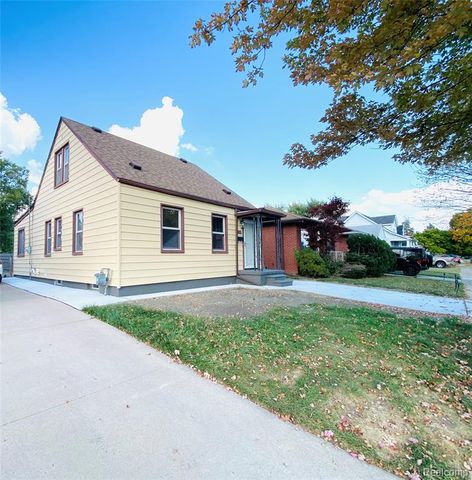 734 Highland Street, Wyandotte, MI 48192