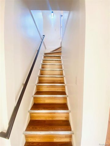 734 Highland Street, Wyandotte, MI 48192