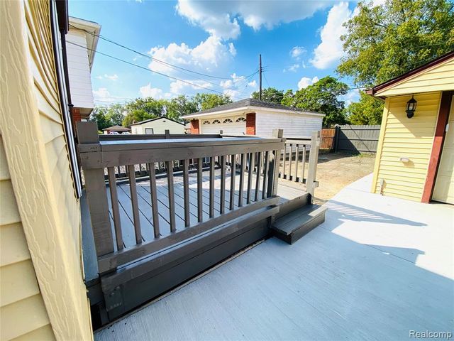 734 Highland Street, Wyandotte, MI 48192