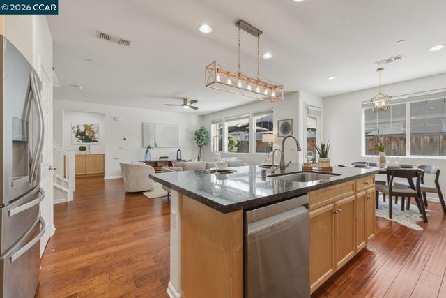 334 Pacifica Dr, Brentwood, CA 94513