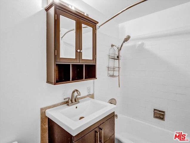 999 N Doheny Drive 311, West Hollywood, CA 90069