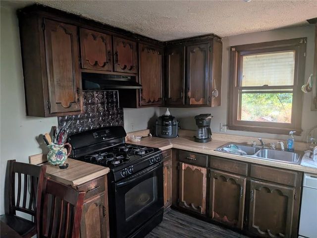 6606 manchester Avenue, Kansas City, MO 64133