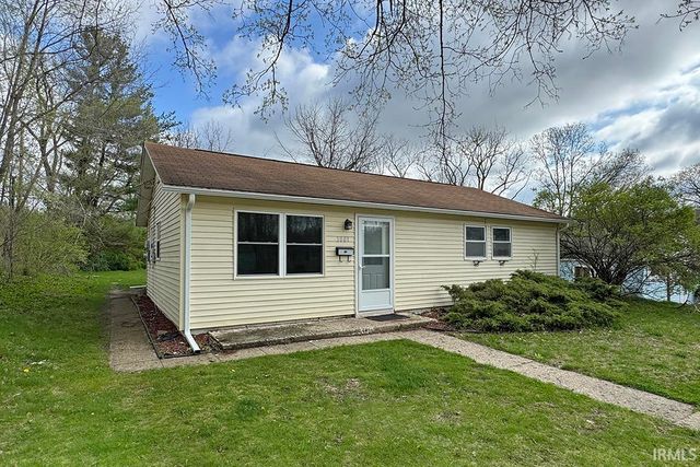 1001 Lancaster Drive, South Bend, IN 46614