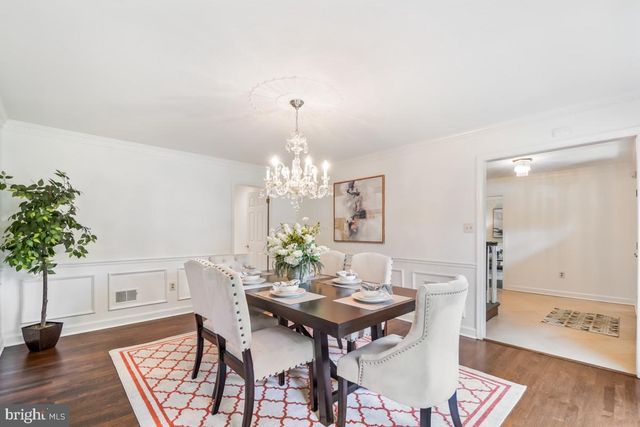 10904 ROUNDTABLE CT, Rockville, MD 20852