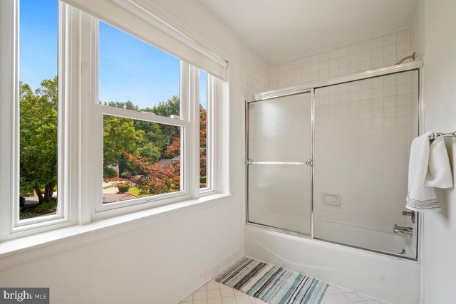 10904 ROUNDTABLE CT, Rockville, MD 20852