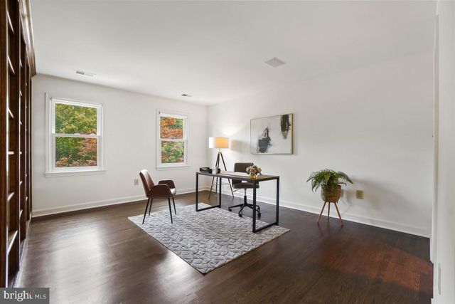10904 ROUNDTABLE CT, Rockville, MD 20852