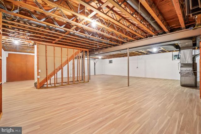 10904 ROUNDTABLE CT, Rockville, MD 20852